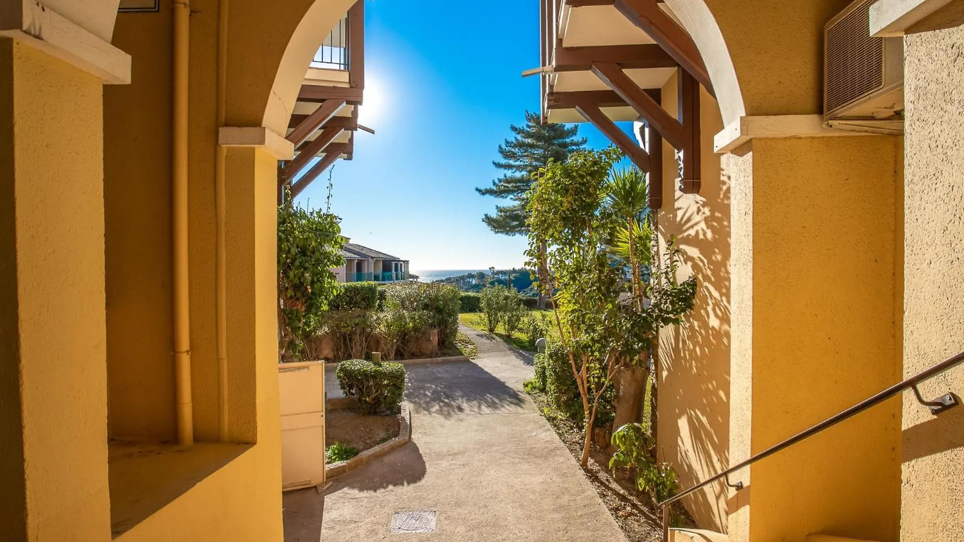 Studio Village Cap Esterel - L'Esquinade-106 By Interhome Сен-Рафаэль
